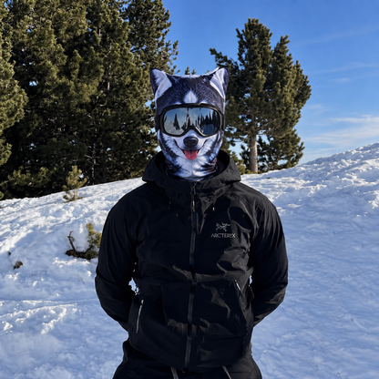La cagoule qui fait tourner les têtes